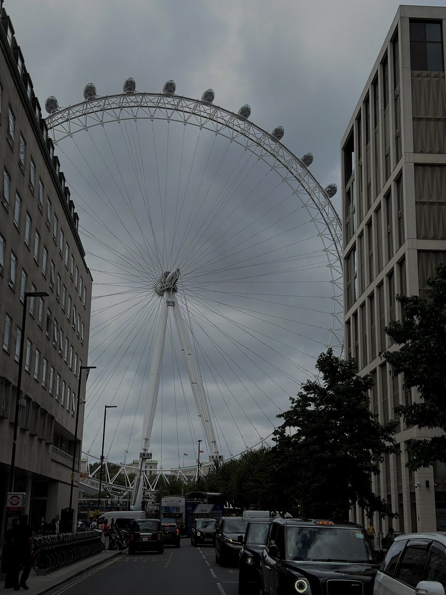 _tazk's tweet photo. Here is London🇬🇧 https://t.co/3RpXBj4YDC