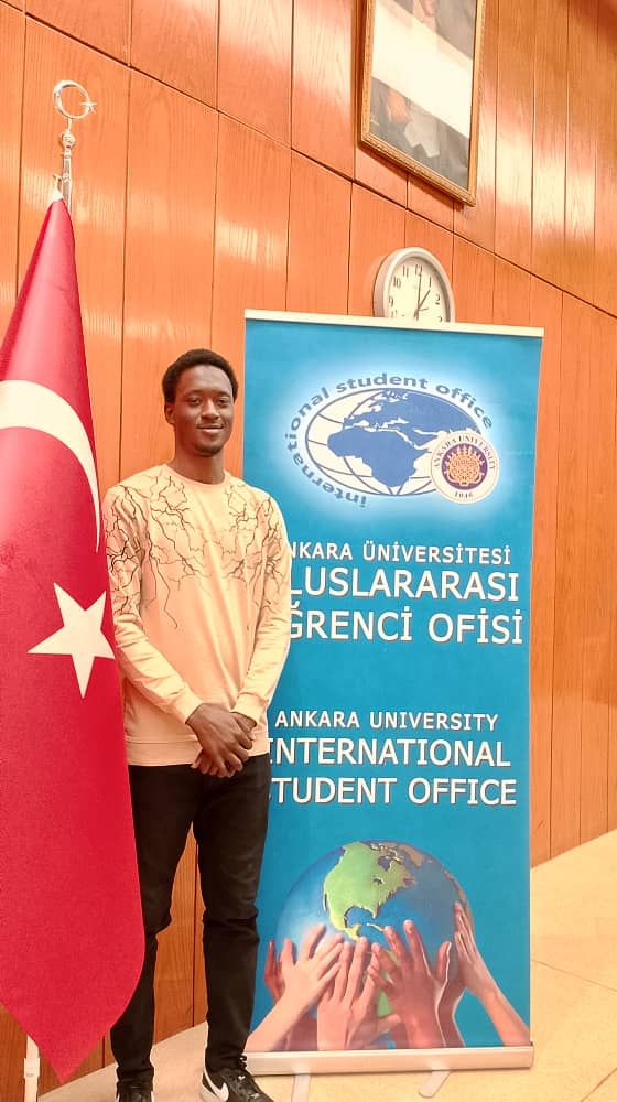 ipounivofgh's tweet photo. Lukman, an Erasmus+ exchange student, applauds Ankara University for its cultural diversity, warm hospitality, and sincere appreciation of various traditions. His journey through Turkish culture was truly enlightening.
#UniversityOfGhana #AnkaraUni #ErasmusPlus #ExperienceTurkey https://t.co/jfTgd29xB2