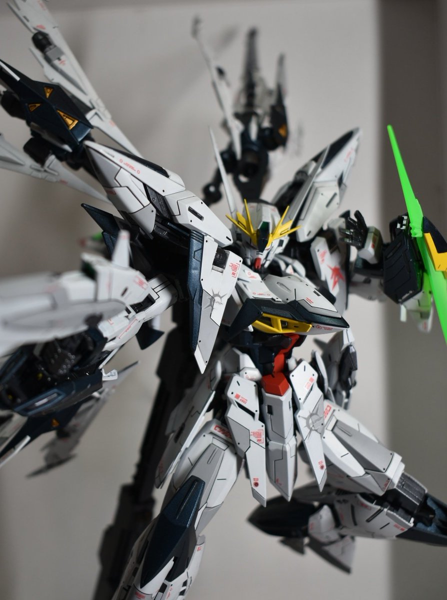 mizu_pla's tweet photo. #νガンダムの日
アムロ・レイ、エクリプスνでいきます！！
…なんだこいつ、変形するぞ…！！ https://t.co/2s7fE4gRIG