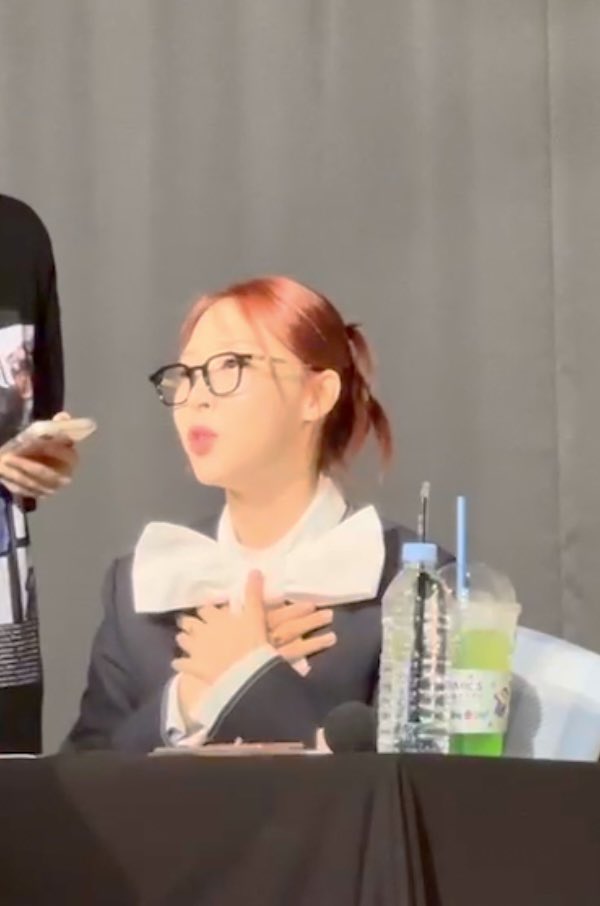 Dahlia8082's tweet image. 문별이 팬싸 네컷 기록 : 흐려도 가려지지 않는 예쁨 ( 눈빛에 사랑이 넘침💕 ) 20240825