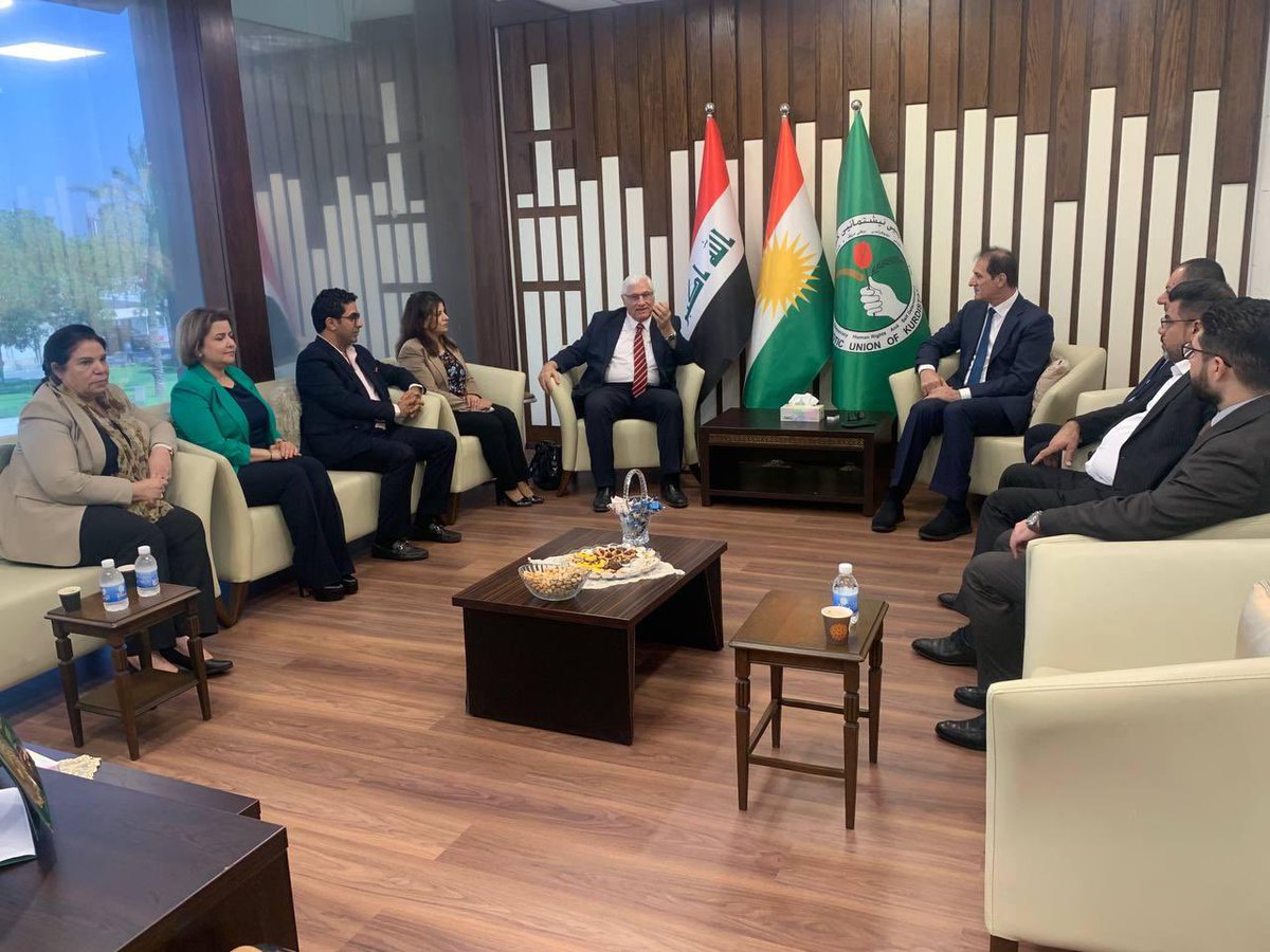 AltaiDeena's tweet photo. الحزب الشيوعي العراقي
يخوض حراكاً سياسياً واسعاً
لمنع ادراج تعديل قانون الاحوال الشخصية
للقراءة الثانية، وبحث سكريتر اللجنة المركزية الرفيق رائد فهمي تداعيات هذا التعديل المجحف بحق المجتمع العراقي.

حيث تم اللقاء بقادة كتلتي حزب الاتحاد الوطني الكوردستاني و الحزب الديمقراطي الكوردستاني البرلمانية، واكدت السيدة فيان صبري والسيد هريم كريم آغا رفضهم التعديل ومساعيهم لكسر نصاب جلسة اليوم ومنع ادارج تعديل القانون.

#كسر_النصاب
#لن_يمر 
#لا_لتعديل_قانون_الاحوال_الشخصية 
#تحالف_188 
#الحزب_الشيوعي_العراقي