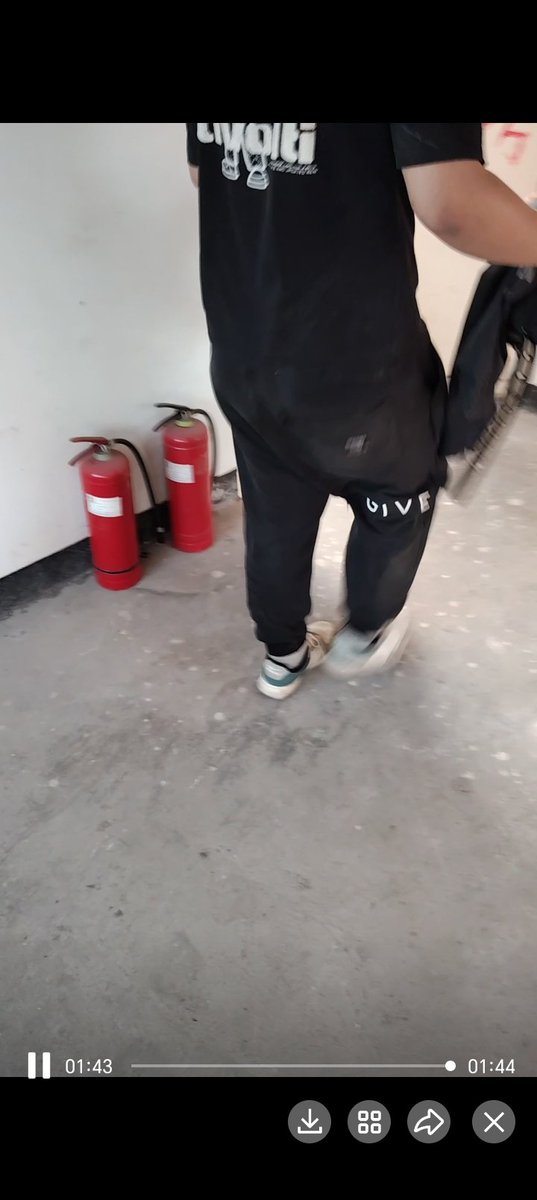 现实玩的来，脱光丢掉我的衣裤鞋