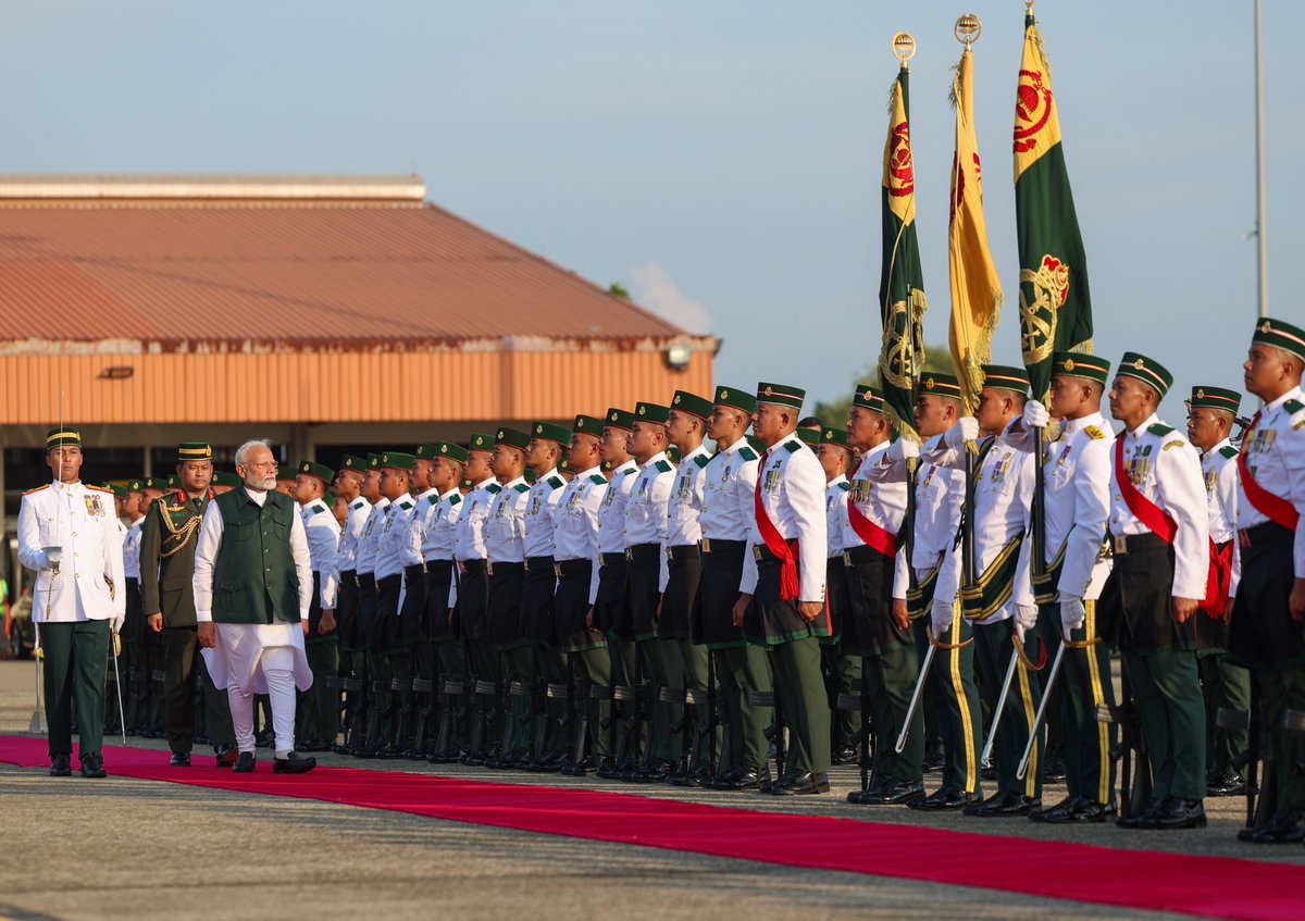 narendramodi's tweet photo. Landed in Brunei Darussalam. Looking forward to strong ties between our nations, especially in boosting commercial and cultural linkages. I thank Crown Prince His Royal Highness Prince Haji Al-Muhtadee Billah for welcoming me at the airport. https://t.co/azcZywzjCh