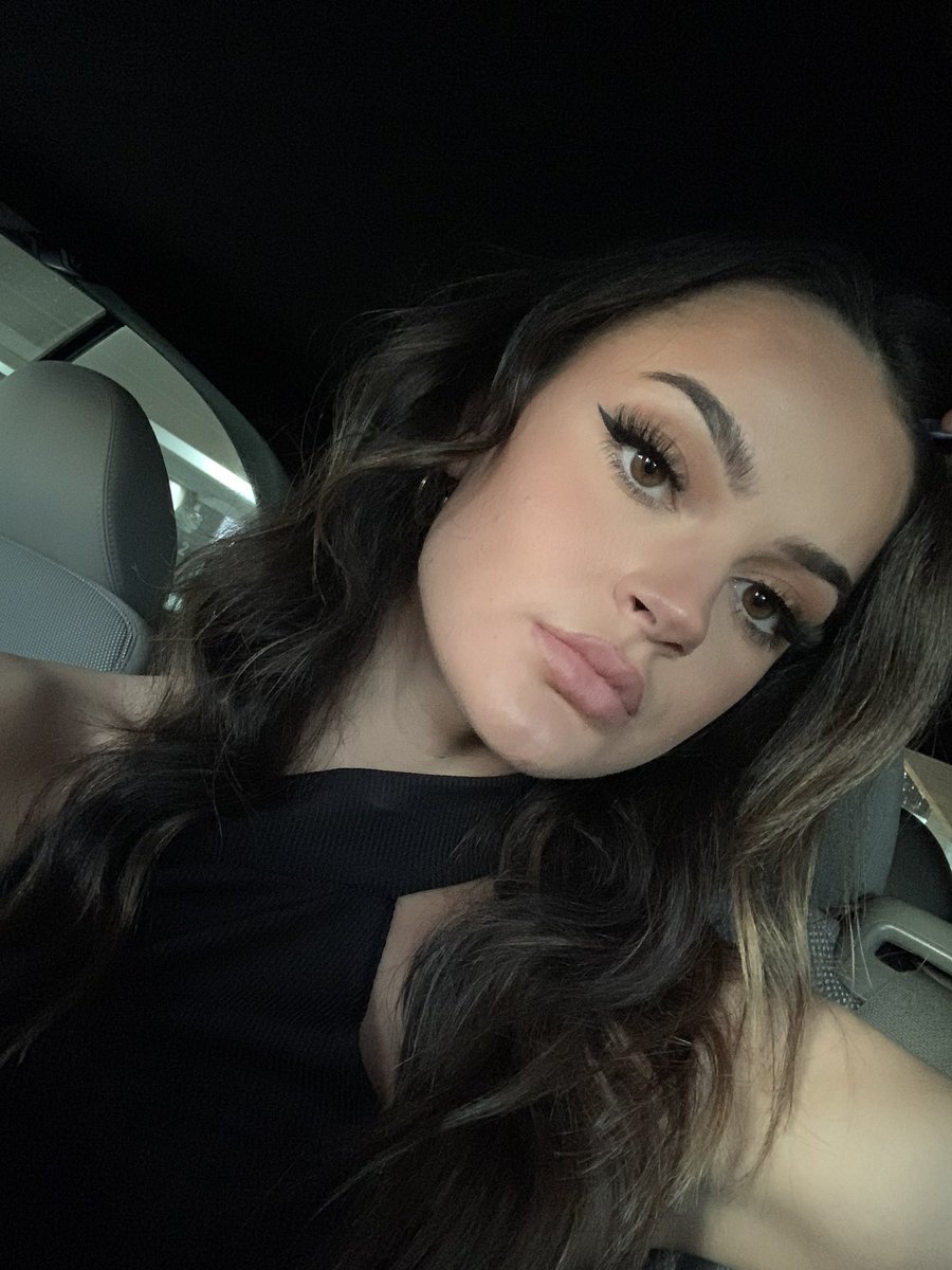 Hannah Hughes tweet media