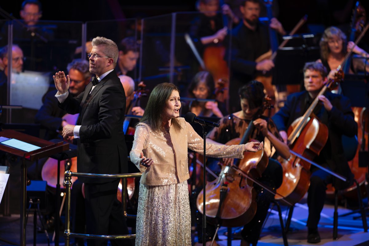 BBC Concert Orchestra (@bbcco) on Twitter photo A special #BBCProms concert to mark 100 years since the birth of Henry Mancini, the legendary film composer🌟
A huge thank you to our audience, Principal Guest Conductor and Curator <a href="/eoutwater/">Edwin Outwater</a>, presenter <a href="/MelGiedroycUK/">Mel Giedroyc</a>, guests <a href="/OliverTompsett/">Oliver Tompsett</a> and <a href="/1RachelJohn/">Rachel John</a>, and Henry A special #BBCProms concert to mark 100 years since the birth of Henry Mancini, the legendary film composer🌟
A huge thank you to our audience, Principal Guest Conductor and Curator <a href="/eoutwater/">Edwin Outwater</a>, presenter <a href="/MelGiedroycUK/">Mel Giedroyc</a>, guests <a href="/OliverTompsett/">Oliver Tompsett</a> and <a href="/1RachelJohn/">Rachel John</a>, and Henry