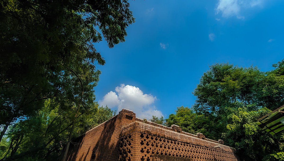 photoz_geek's tweet photo. CLOUDS LOVER
#JNU #clouds #sky #cleansky #sunnyday #UniversityChallenge #photographer #photooftheday #PHOTOS #DelhiNCR #wallpapaper https://t.co/INWcbhThye