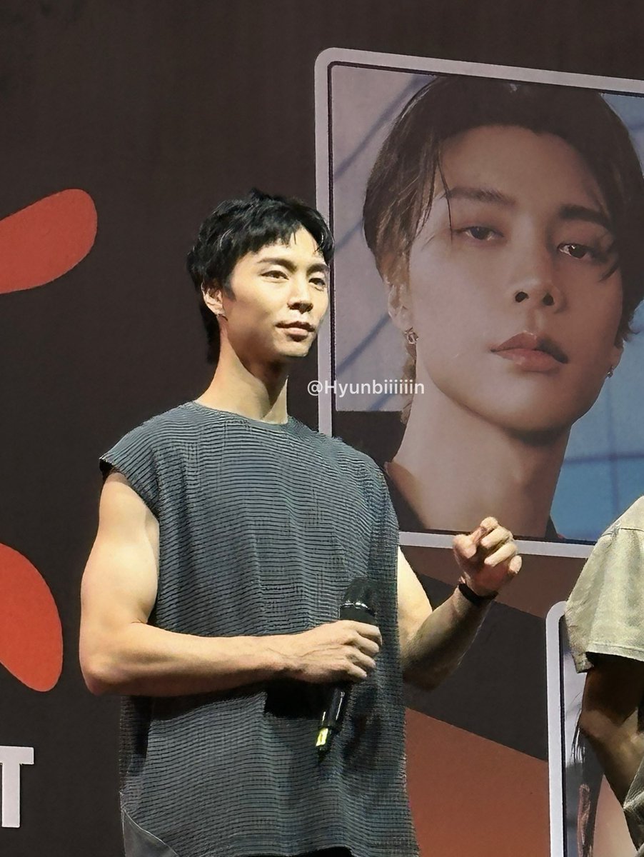 จอนหล่อมาก จะบ้า

 #ShopeexNCT127_GameDay
#JOHNNY