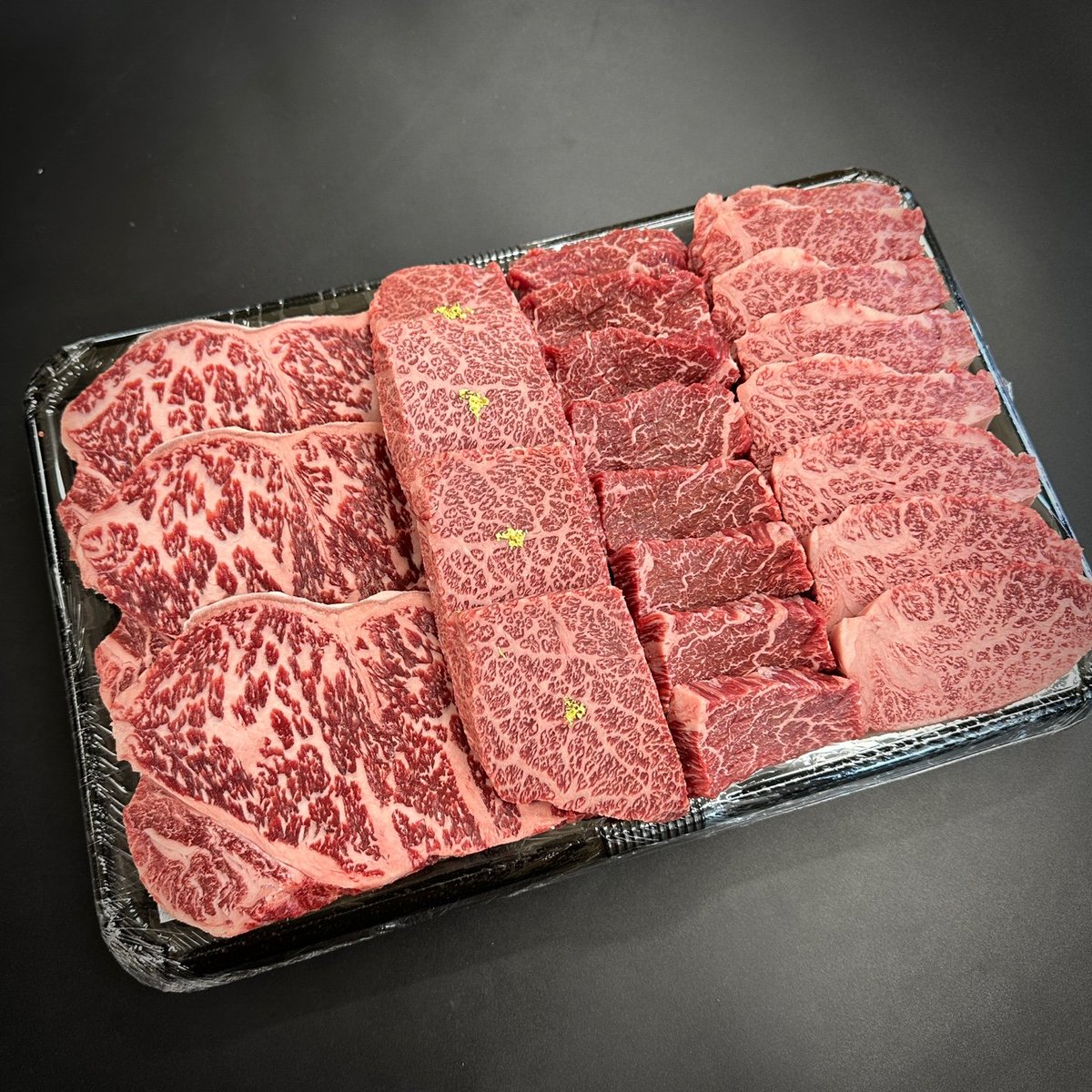 [대목 맞이 선물세트 이벤트🥩]
여러분 그날이 왔어요!😉

상품 : 1++한우 선물세트 1개

1. 해당 게시글을 리트윗 후 "ㄹㅇㅋㅋ" 댓글.
2. 이벤트 시간 : 9월 4일 오전 10시 까지 
3. 당첨자는 당첨자 발표 후 당일 밤 12시까지 성함 / 주소 / 연락처 남겨주셔야 합니다. 시간 지나면 자동 취소.
4.