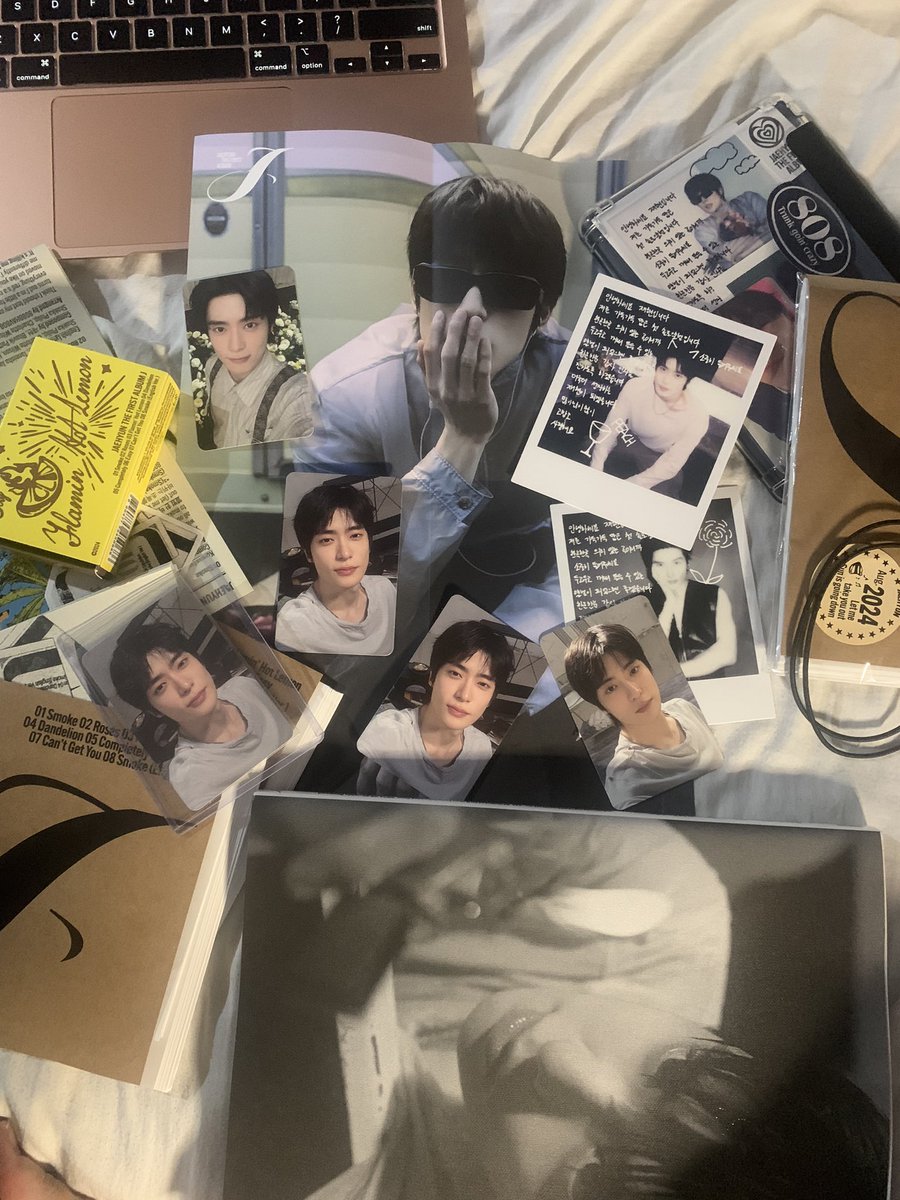 been so long since i unboxed albums!!!! 🫶🏻