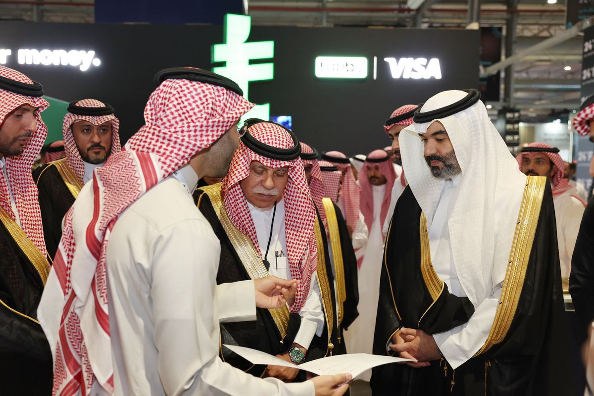 malkassabi's tweet photo. كم شعرت بالفخر والسعادة عندما وقفت بصحبة أخي معالي @aalswaha على مشاريع رائدة في #فنتك24 لأبنائنا وبناتنا، الذين يساهمون بإبداع في رحلة تحولنا للاقتصاد الرقمي، بتبني الابتكار لتعزيز مكانة المملكة عالمياً في التقنية المالية. https://t.co/sc8GZHCK3A
