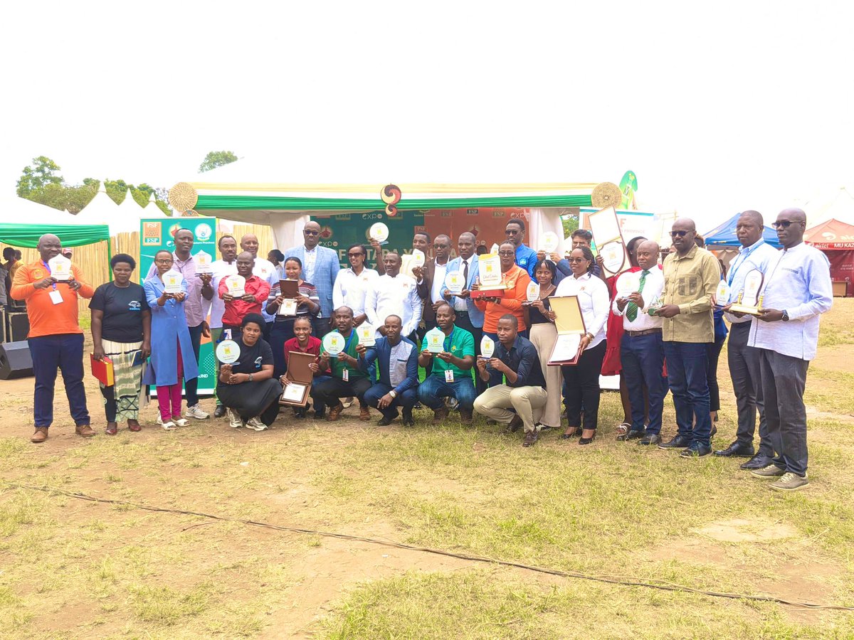 YEAN_Agro's tweet photo. 🎊GOOD NEWS 🎊🍾

We just emerged as the 2nd Best Exhibitor at the @RwandaEast @PSF_Rwanda Exhibition. 

Thank you Eastern Province. We are here to partner with farmers through extension, advisory services and agri-inputs. https://t.co/RPPubDKgDP