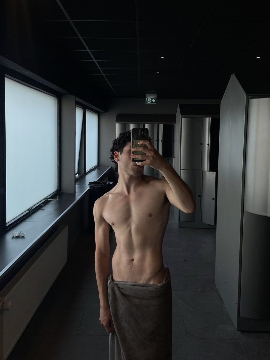 isitreallyanto's tweet photo. Gym bro era https://t.co/CBdPP3ZrRs