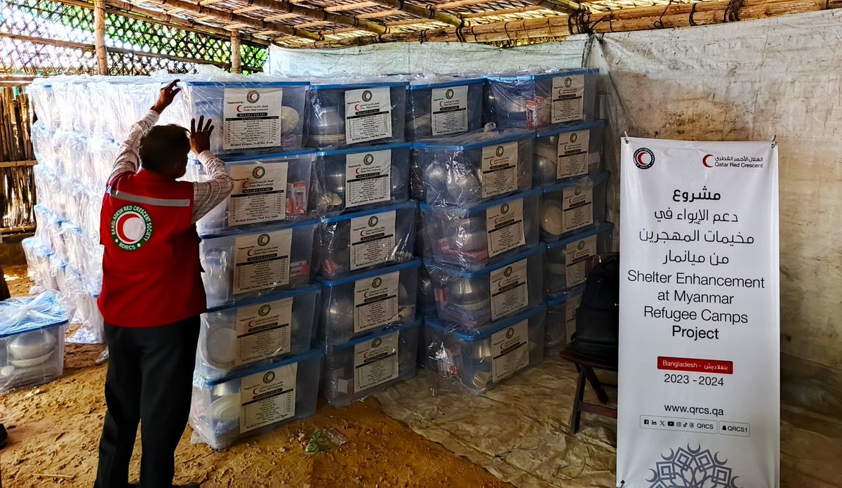 BDRCS1's tweet photo. Non-Food Items (#NFIs) like rice pans, bowls, spoons, floor mats, solar lanterns, bed sheets, etc. were distributed in Camps 8W & 17 in #CoxsBazar by @BDRCS1 with @QRCS support, to promote hygiene, self-sufficiency, reduce fire hazards and enabling the preparation of daily foods. https://t.co/wBXrlFDZfT