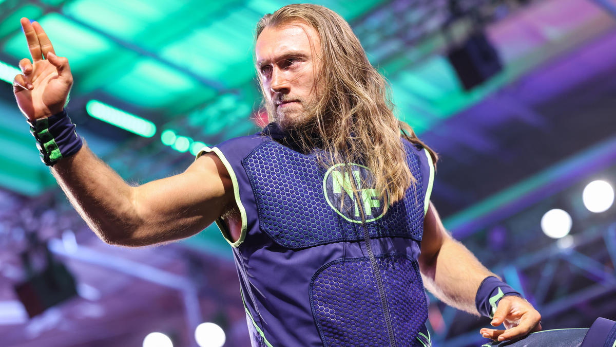 WrestleTalk_TV's tweet photo. Dave Meltzer says NXT's Nathan Frazer is at a "different level" from all but WWE's top guys:

"When Nathan Frazer gets in the ring he’s one of those guys where everything he does is just a step faster, a step crisper, you know what I mean? He has that aura. 

"You could watch him for 45 seconds and immediately see that he’s just a performer at a real different level from all but the top guys."

(WOR)