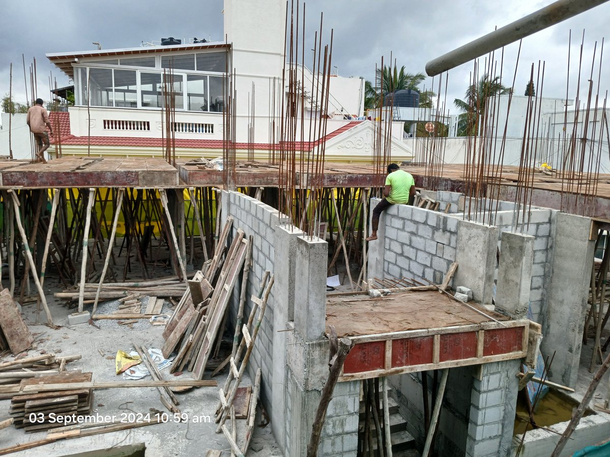 ReubenAD007's tweet photo. Commissioner Sir, please take action against building violation on Ashoka Road, Ward59, we have addressed this issue for more than ten months. 
Bbmp notice 248(3) has been issued, BBMP to take ACTION NOW. https://t.co/j8wJOPZJ8x
