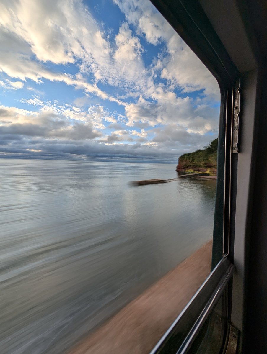 Absolutely flying along the coast this morning 🌄😁