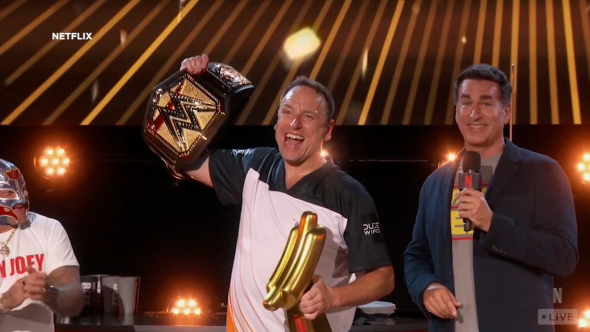 mealsavvy's tweet photo. Joey Chestnut beats rival Takeru Kobayashi, sets new world record in hot dog eating contest https://t.co/x352mfapdG https://t.co/2GaXE4KWSg