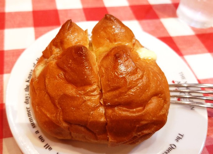 ラケルパンのじゃりじゃりシュガーが罪の味してて、たまに食べに行ってしまう 