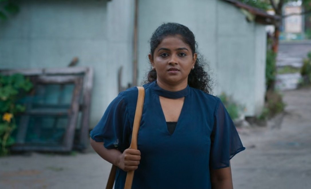 Aneesh_98's tweet photo. Devika Ramesh, as Theresa !❤️
She is plays Rajesh’s love interest, delivers a subtle performance.!🙌🏻
#DevikaRamesh #CheenaTrophy https://t.co/RrAlMUHQW7