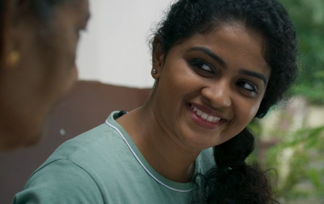 Aneesh_98's tweet photo. Devika Ramesh, as Theresa !❤️
She is plays Rajesh’s love interest, delivers a subtle performance.!🙌🏻
#DevikaRamesh #CheenaTrophy https://t.co/RrAlMUHQW7