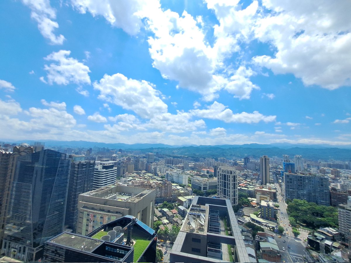 jso6116's tweet photo. 帰省ラッシュ…
日與夜。
お父がまた入院🏥
人生は無常である、家族との時間を大切にするʕ•ٹ•ʔ♡ https://t.co/jq5vOGQXsW