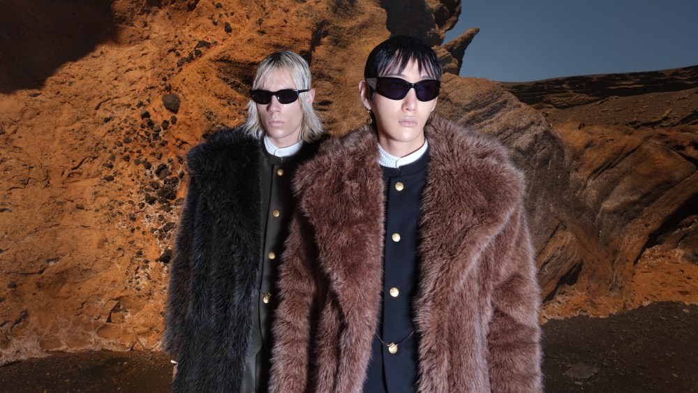 streeeeeeets's tweet photo. EXCLUSIVE: Kenzo’s Fall Campaign Has a Sci-fi Sheen: The volcanic landscape of Lanzarote — which conjures other planets — serves as the backdrop for the images. https://t.co/EsHY0xbEH7 https://t.co/nEo9qLvhy6