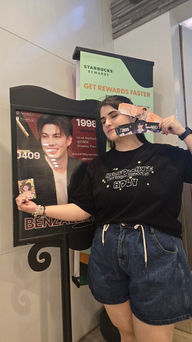 JeongSiEun95's tweet photo. #ALERTBDProject2024
Don't forget to come and leave a message to wish @Benzalert_np a happy birthday ! 

📍 GMM Grammy Building / 1stFl. Starbucks 
#BENZALERT #แบตเตอรี่ของอเลิ๊ต https://t.co/XdPOwWg23z