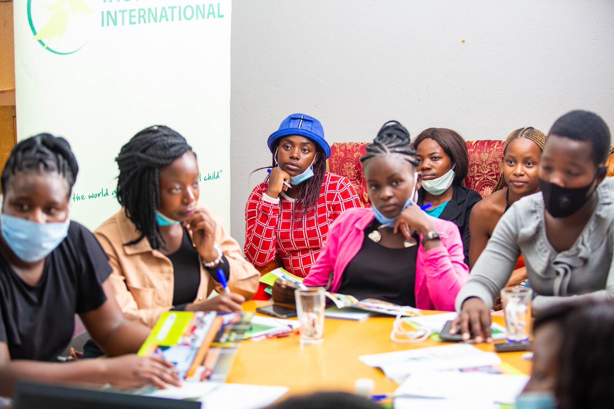 tagalife's tweet photo. Toxic masculinity in #Zimbabwe hinders young women's #leadership by perpetuating harmful gender norms and reinforcing patriarchal structures. It expects men to dominate, silencing women's voices and limiting their potential. @men4equality1 @menengagezim @FAA_Zim
#menengagement https://t.co/KH9yxT18LQ