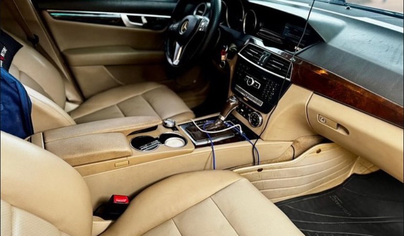 xeropressure's tweet photo. Mercedes Benz C250
180,000gh
•Panoramic Sunroof
•Key Entry
•Reverse Camera
•Leather seats
•81,000miles
Call or WhatsApp 0553868070 https://t.co/uqdXjtMuFj