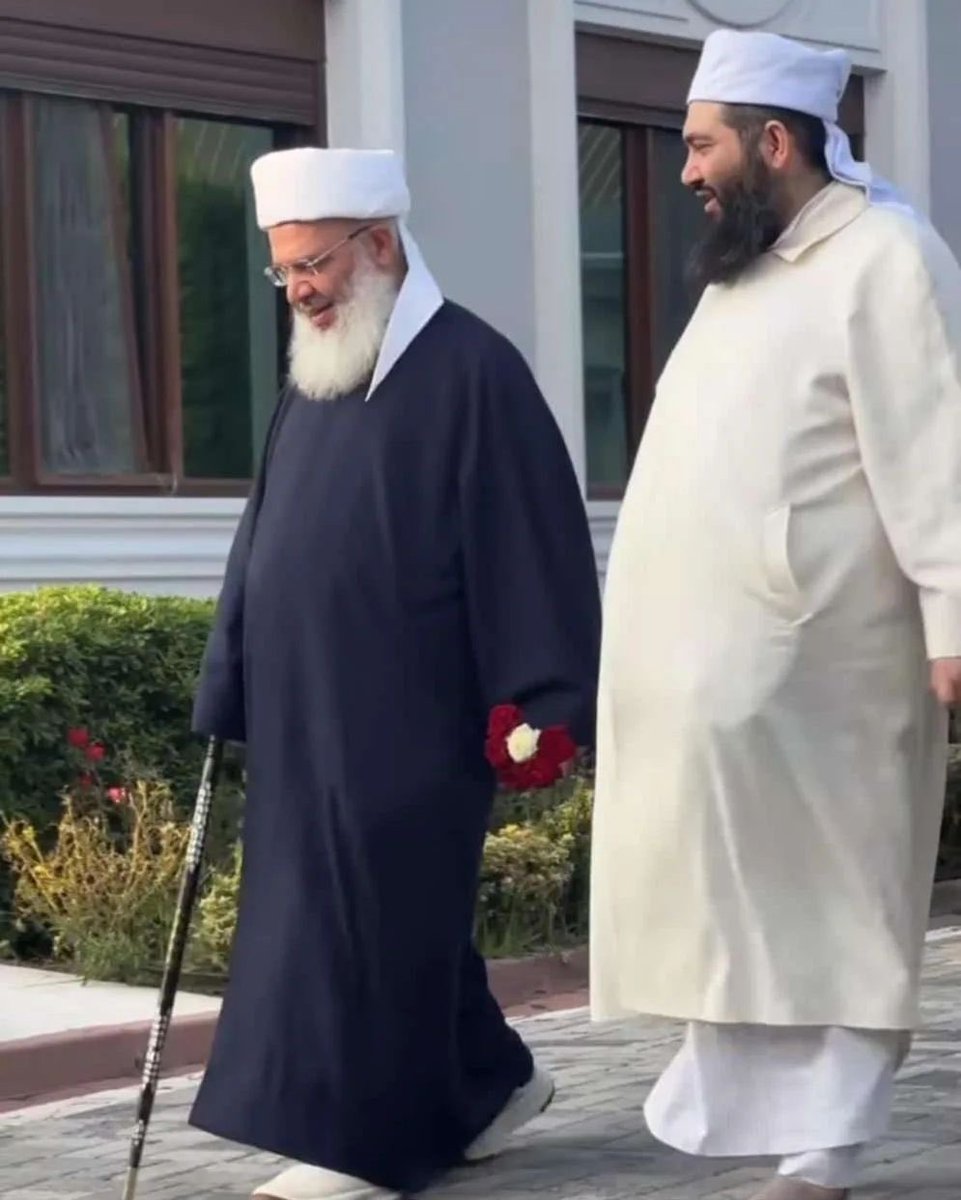 Hsyn4Kardes's tweet photo. Menzilin Şahı, Gavs Hazretleri ve evladı Seyyid Muhammed İhsan (selemullahaleyh) https://t.co/mxMGOfpAR6