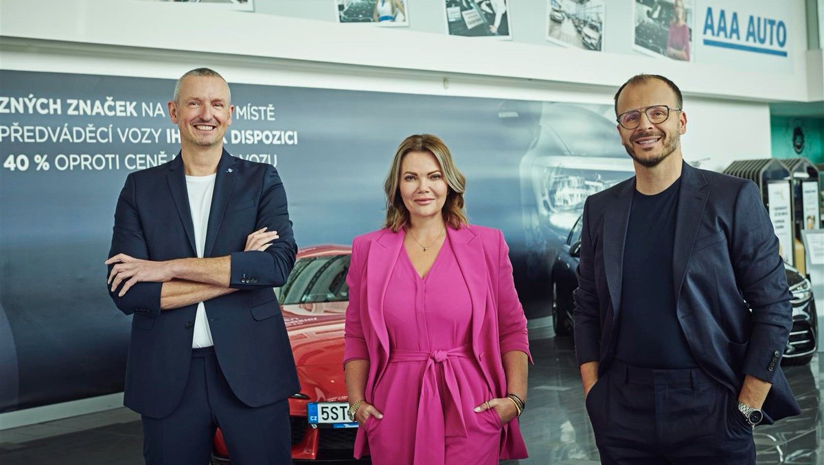 KTopolAURES's tweet photo. V srpnu se nám v @aaaauto_cz podařilo překonat 20 000 zobchodovaných aut za jeden měsíc, tedy 10 077 #prodat a 10 129 #vykoupit. Po rekordních prázdninových měsících se tak po předešlém testovacím období projevilo nasazení generativní #AI na výkupu, prodeji i v marketingu
#rekord https://t.co/AgRnj4MIoD