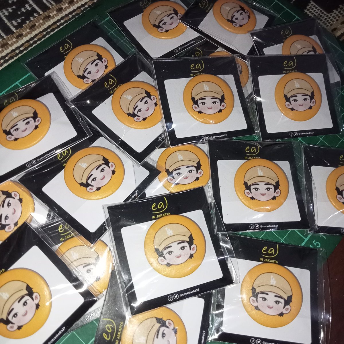 cavestudio27's tweet photo. When the rain stopped following me - eaJ tour in Jakarta✨
— freebies by @cavestudio27 🐥

📆 : 4 September 2024
📍 : Bengkel Space
⏰ : TBA 

⭐ Limited quantity
⭐ Kindly tag me if you get one

See u Jars😻
#eaJPark
#eaJinJakarta 
#wtrsfmTOUR https://t.co/3iS8X46H5h