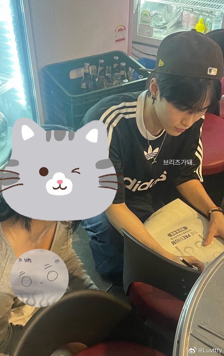 hongjjangus's tweet image. THE WORLD IS HEALING HONG SEUNGHAN 😭😭😭