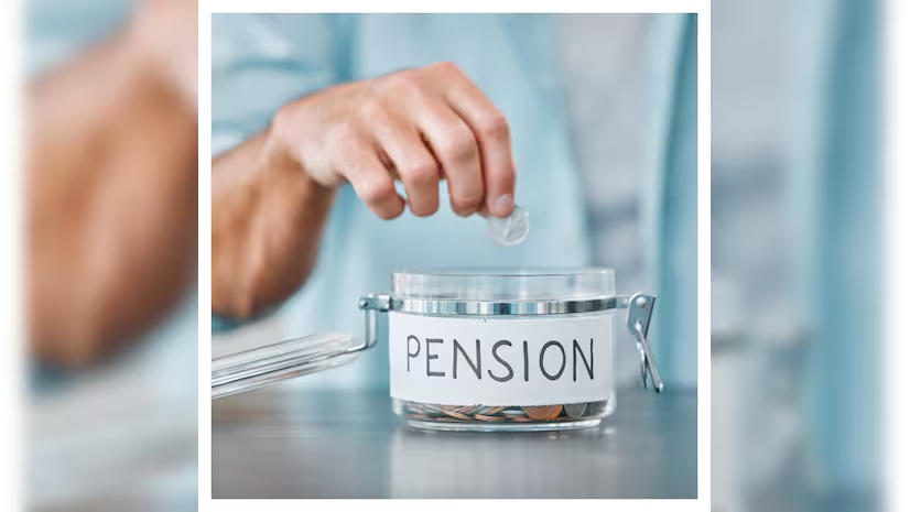 #YourMoney | UPS or NPS?

From April 2025, the new #UnifiedPensionScheme offers guaranteed returns but lower equity exposure. #NPS provides flexibility and potential higher returns. Employees need to assess their retirement needs and risk preferences.

<a href="/iBindisha/">Bindisha Sarang</a> <a href="/jerome_karthik/">Karthik Jerome</a>