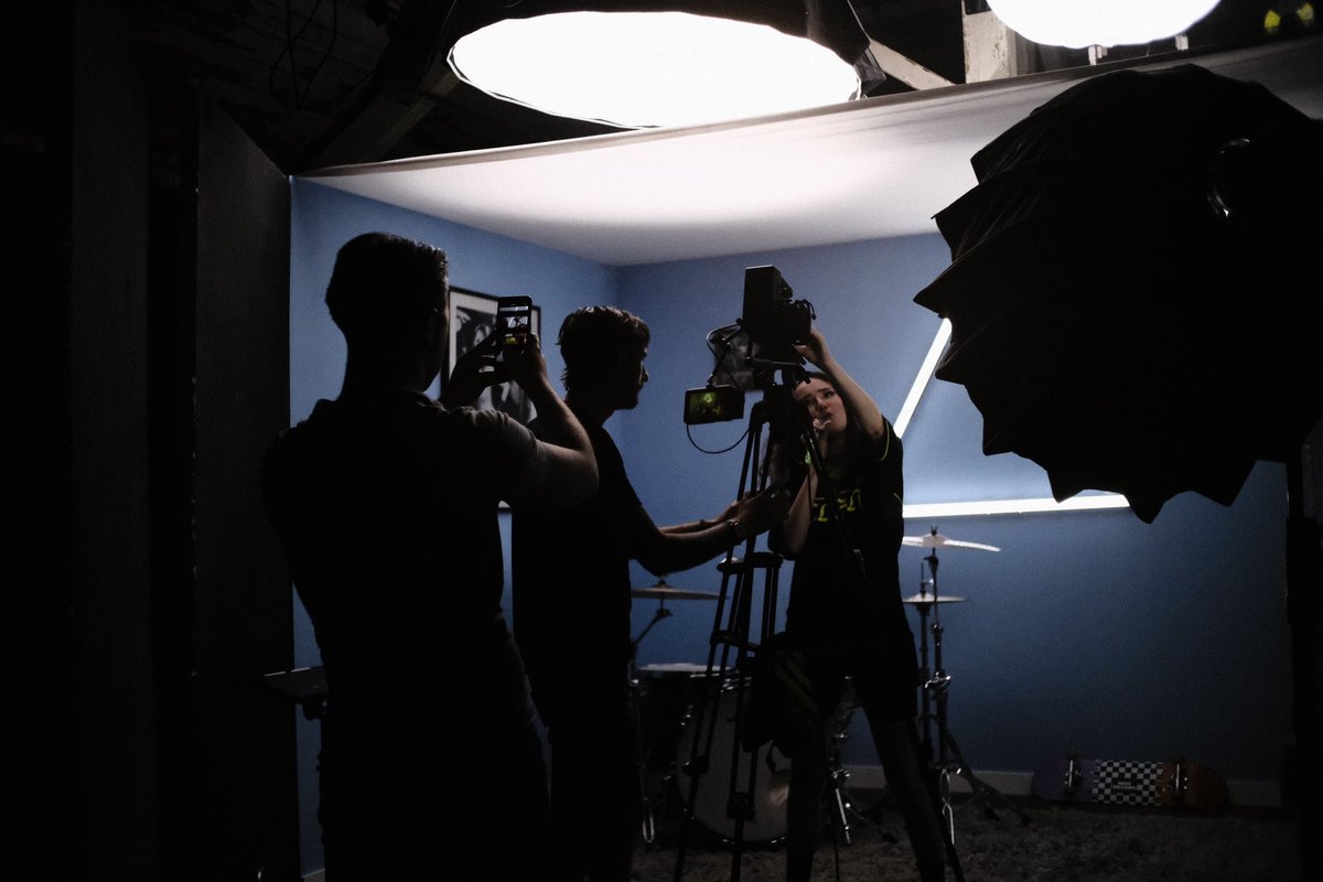 radio 1 ✅
music video: tomorrow 
<a href="/BBCR1/">BBC Radio 1</a> <a href="/nelshylton/">NELS</a> #futurealternative

bbc.co.uk/sounds/play/m0…