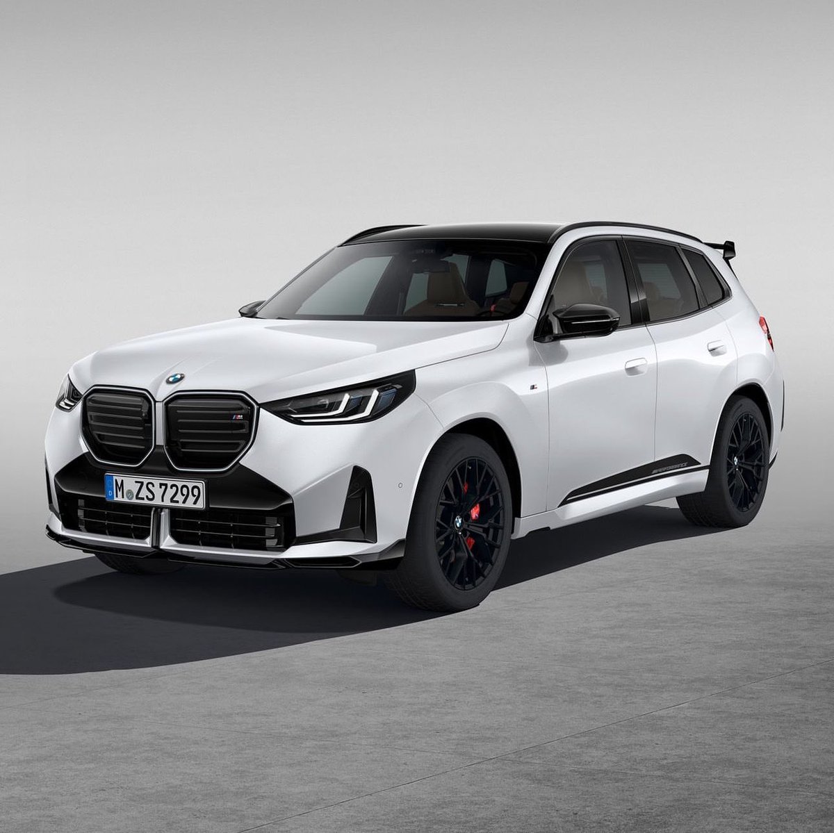Motor_Magnet's tweet photo. 🇿🇦 Local pricing for the new 4th generation 𝗚𝟰𝟱 𝗫𝟯 has been announced.

𝟮𝟬𝗱 (𝟭𝟰𝟱𝗸𝗪/𝟰𝟬𝟬𝗡𝗺) from 𝗥𝟭,𝟭𝟮𝟱,𝟬𝟬𝟬
𝟯𝟬𝗲 𝗛𝘆𝗯𝗿𝗶𝗱 (𝟮𝟮𝟬𝗸𝗪/𝟰𝟱𝟬𝗡𝗺) from 𝗥𝟭,𝟮𝟲𝟬,𝟬𝟬𝟬
𝗠𝟱𝟬𝗶 (𝟮𝟵𝟯𝗸𝗪/𝟱𝟴𝟬𝗡𝗺) from 𝗥𝟭,𝟱𝟯𝟬,𝟬𝟬𝟬

Aggressive pricing strategy from BMW, or is the market finally correcting itself? Who knows. Either way, I think it is fairly well priced!

Local launch will be at ///M Fest next month.