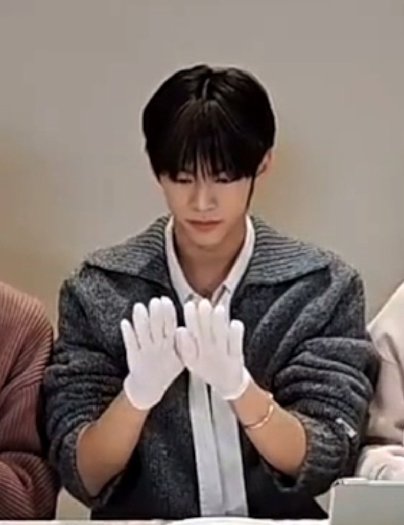 뉴뉴 tweet media