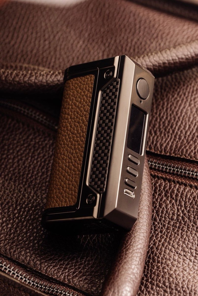 Therion ll - Luxurious with its "Leather Brown". So very captivating. Absolutely brilliant 

📽️ : <a href="/LVEvapor/">LVEvapor</a>
.
#vapeon #vapemalaysia #vapelife #instagram #instavideo #instaphoto #fyp #virals #viralreels #viralvideos #highlights #followers #photogram #photographer #photooftheday