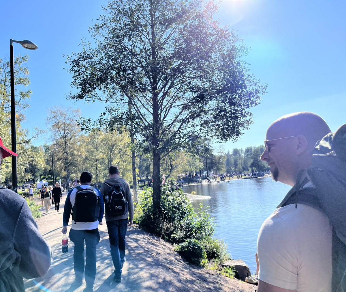 snabbfoting's tweet photo. A beautiful sunday and after-event for #DataSatOslo. Home made sausage and great company at the forest walk. #wellbeing #norway https://t.co/GTnmL6LRkW