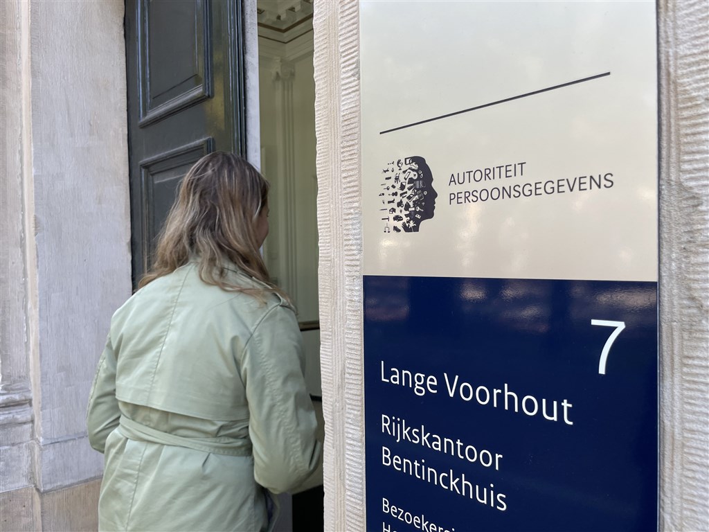 Amerikaans gezichtsherkenningsbedrijf krijgt 30,5 miljoen euro boete rtl.nl/nieuws/artikel…