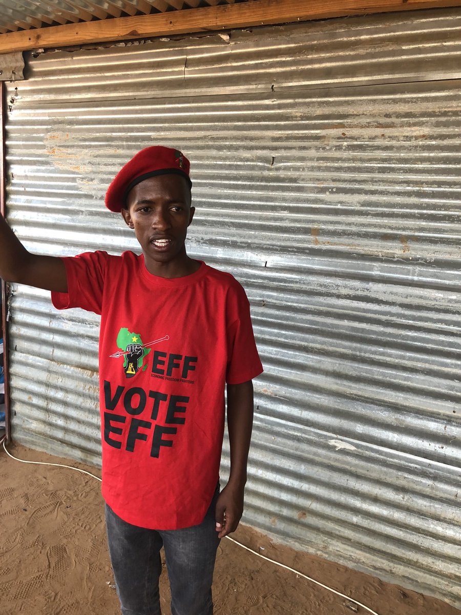 JusticeDabampe's tweet photo. Red is the only thing that makes sense, not just any Red but the Revolutionary Red of the @EFFStudents Command
Kuyaphileka, ayinabongozi lento⦠It only has the bright future and gains for students
#VoteEFFSC
Before After https://t.co/rFvrm3gRiC