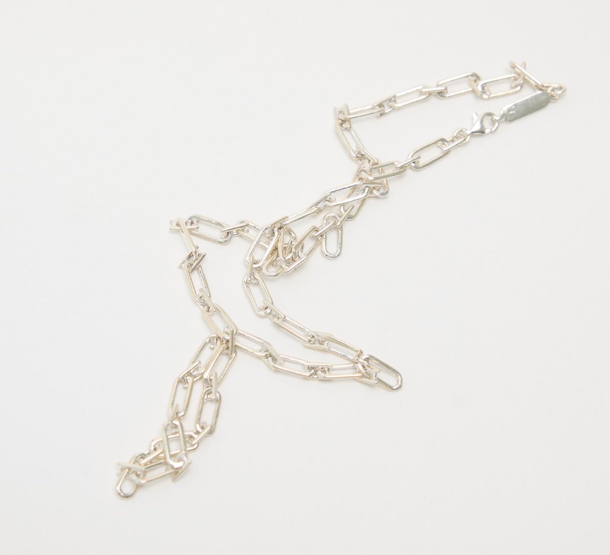 .
[Necklace]
#BTS #JIMIN #지민
#REBIRTH + SLOW DANCE Live Clip The necklace he wore The product name is N1003.
.
구매안내
-신사점
070 7737 8950
-한남점
070 8750 8950
.
Worldwide Shopping
hanna543.com
