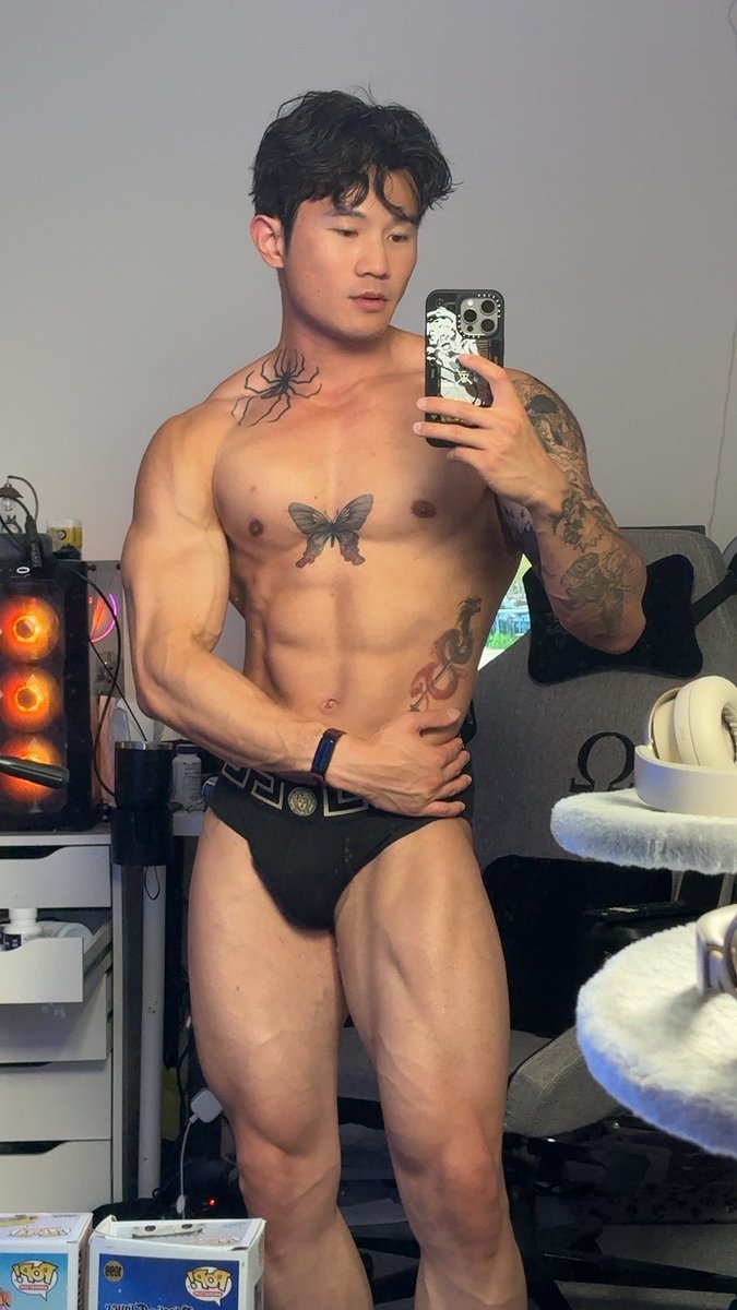 Do you like bulky🦍 or lean 🐒 ?