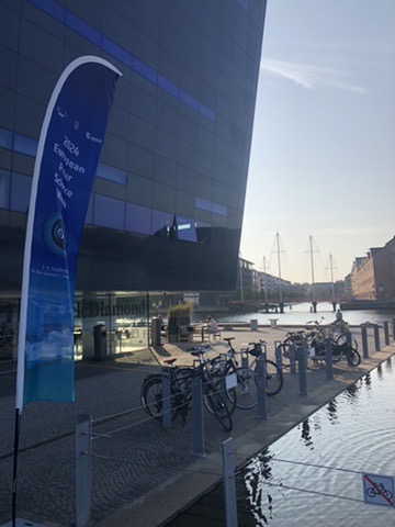 brajard's tweet photo. After a day trip, and a couple of train delays (read: cancellation), I am in Copenhagen for Polar Science Week https://t.co/V65SkBFqAL https://t.co/32vwF4r4TU