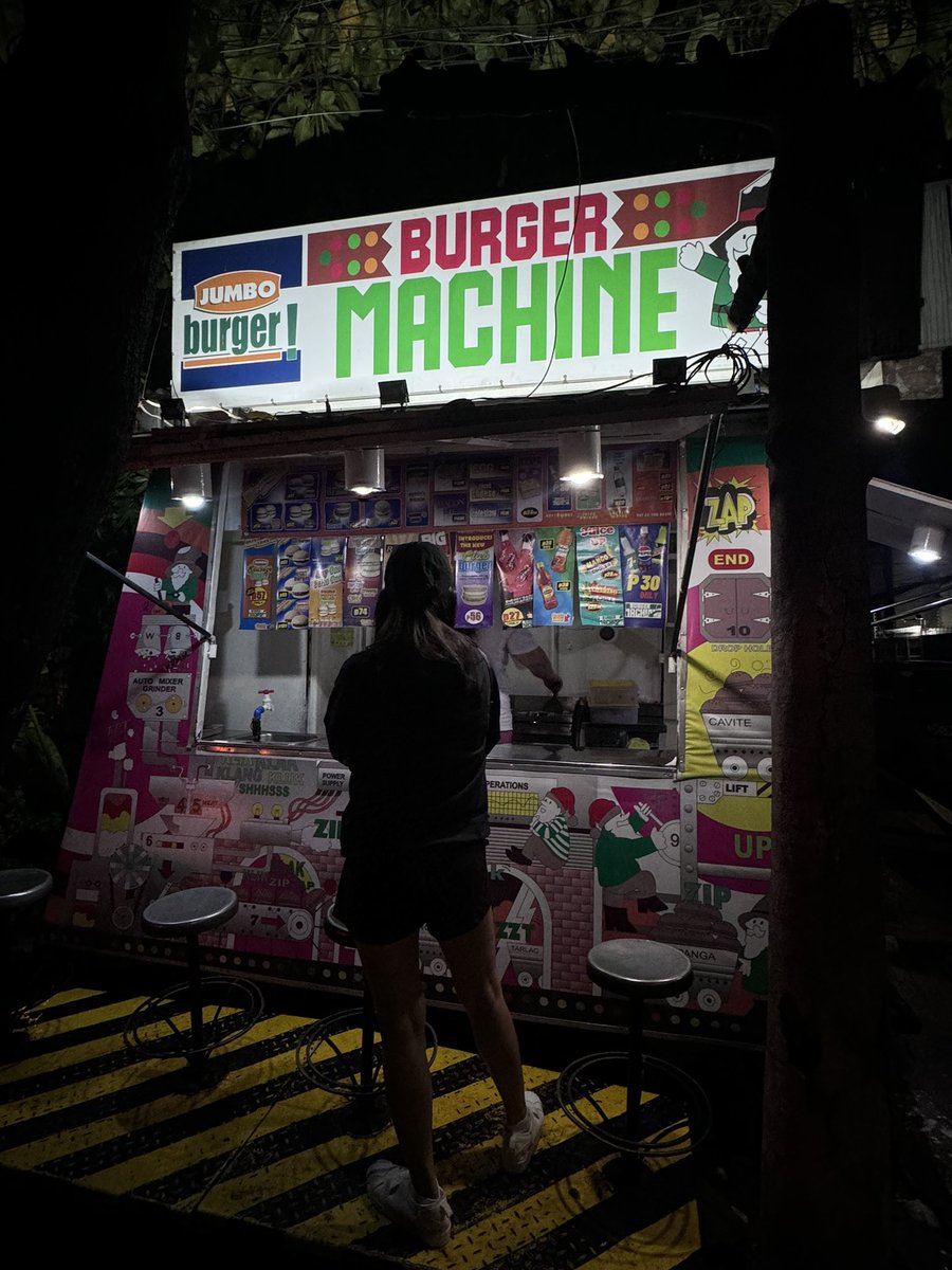markroyboado's tweet photo. When she long something rare and hard to find these daysโฆ #BurgerMachine #PreggySoon #ClaimIt https://t.co/CSngEfqLRw