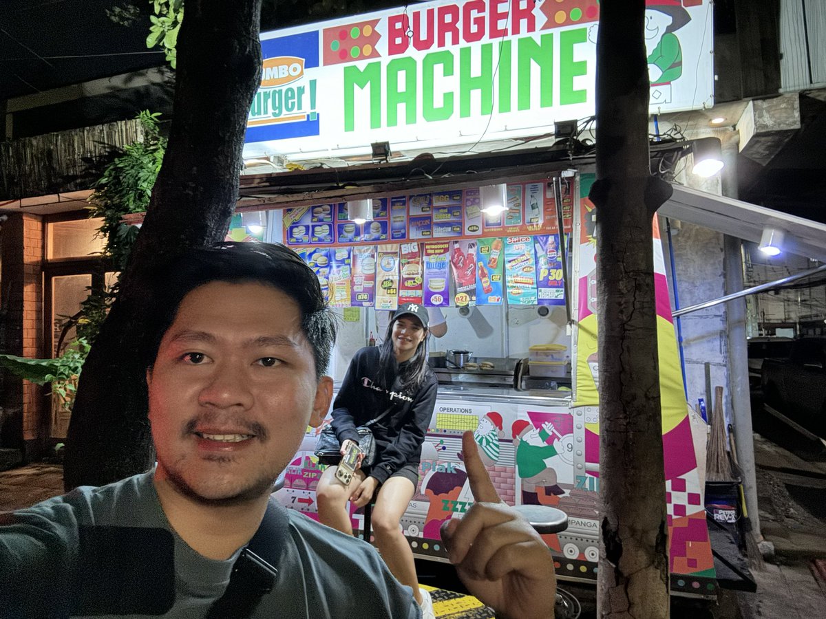 markroyboado's tweet photo. When she long something rare and hard to find these daysโฆ #BurgerMachine #PreggySoon #ClaimIt https://t.co/CSngEfqLRw