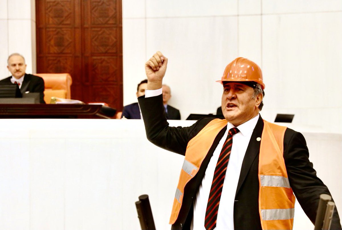 📌Staj ve çırak olarak çalışma yaşamına başlayanlar 18 yaş öncesi çalıştıkları dönemin yaşlılığa esas emeklilik süreci olarak sayılıncaya kadar gündeme getirip desteklemeye devam edeceğiz. #StajÇıraklıkSgkBaşlangıcıHaktır .#StajÇıraklıkSGKBaşlangıcıOlsun .Bu hak verilmemesi Büyük