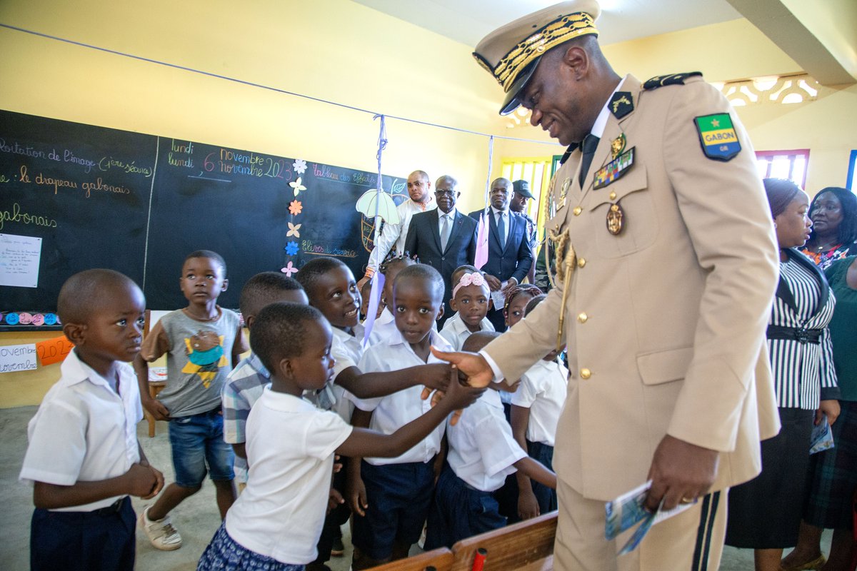 À l’aube de cette nouvelle année scolaire, j’encourage vivement tous les apprenants à viser l’excellence en chaque occasion. Enseignants et personnels d’encadrement, votre patience et votre pédagogie sont les clés du succès de nos enfants.
Ensemble, faisons de l’année scolaire