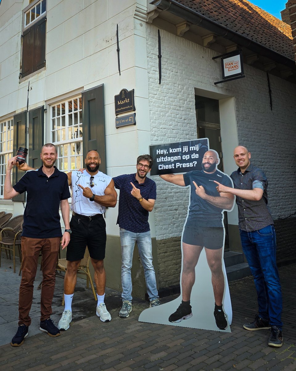 𝟓 𝐣𝐚𝐚𝐫 #𝐓𝐞𝐚𝐦𝐑𝐨𝐲 𝐢𝐧 𝐝𝐞 𝐩𝐨𝐜𝐤𝐞𝐭! ✅

Van medailles tot partnerships en van maatschappelijke projecten tot (de gekste.. 🙂) mediaverzoeken. Met <a href="/RoyBoyMeyer/">Roy Meyer</a> weet je één ding zeker: never a dull moment..

Op naar meer! 💪

#fanvanfans