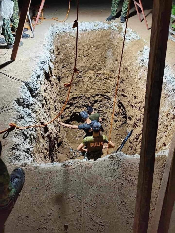 Sa mga taga KOJC, sabihin nyo kay torre at marbil tatalikod kayong lahat pag umalis sila jan sa compound nyo. baka kaya naghuhukay eh dadaanan nilang palabas para di kahiya hiya ang mga pinag gagawa nila jan.